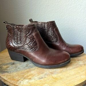 NURTURE Tooled Leather Brown Western Boots Sz 7 Women’s